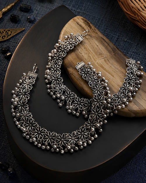 Antique Floral Garland & Drooping Ghungroo Oxidized Anklets