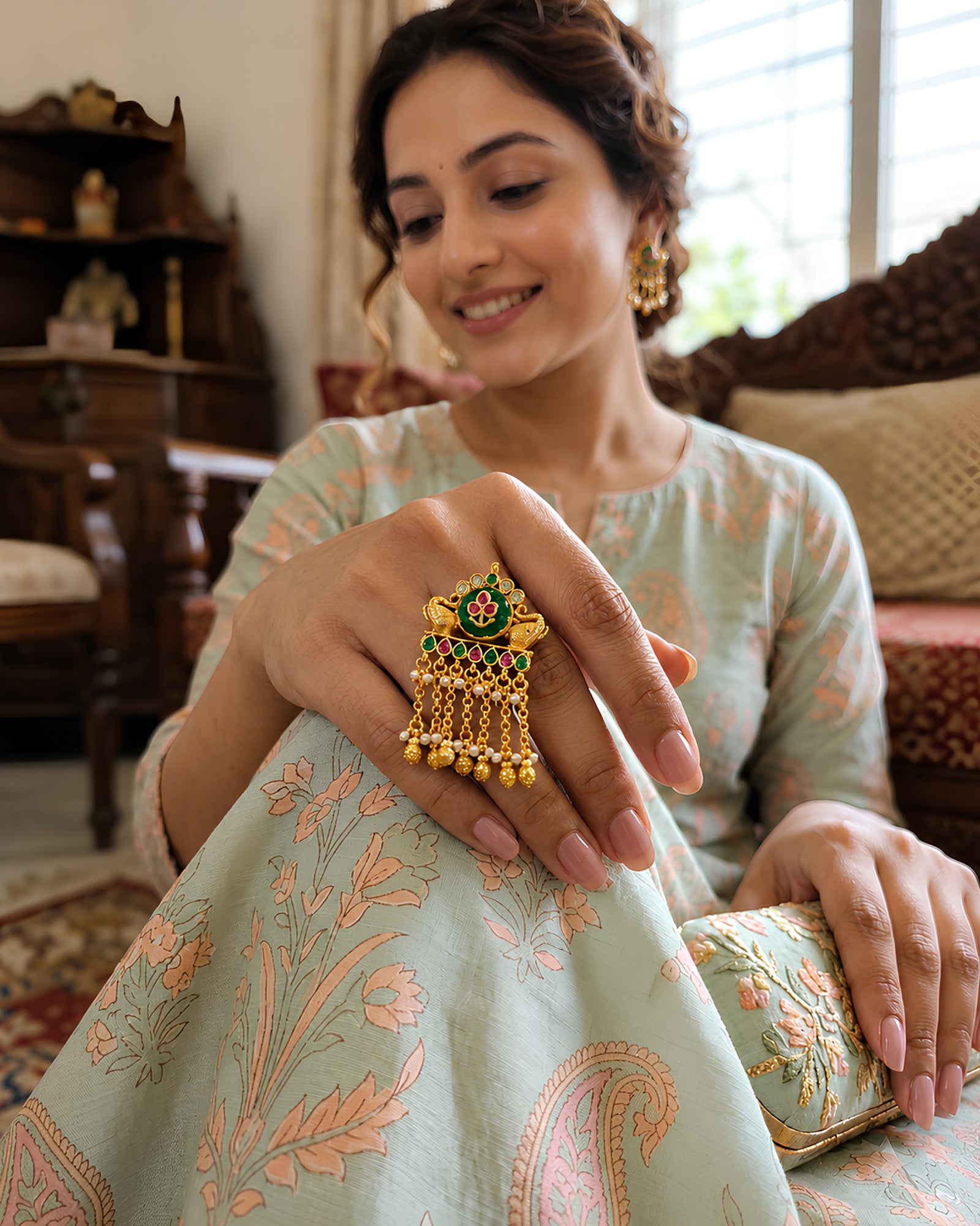 Chitrangi Chain Fusion Ring