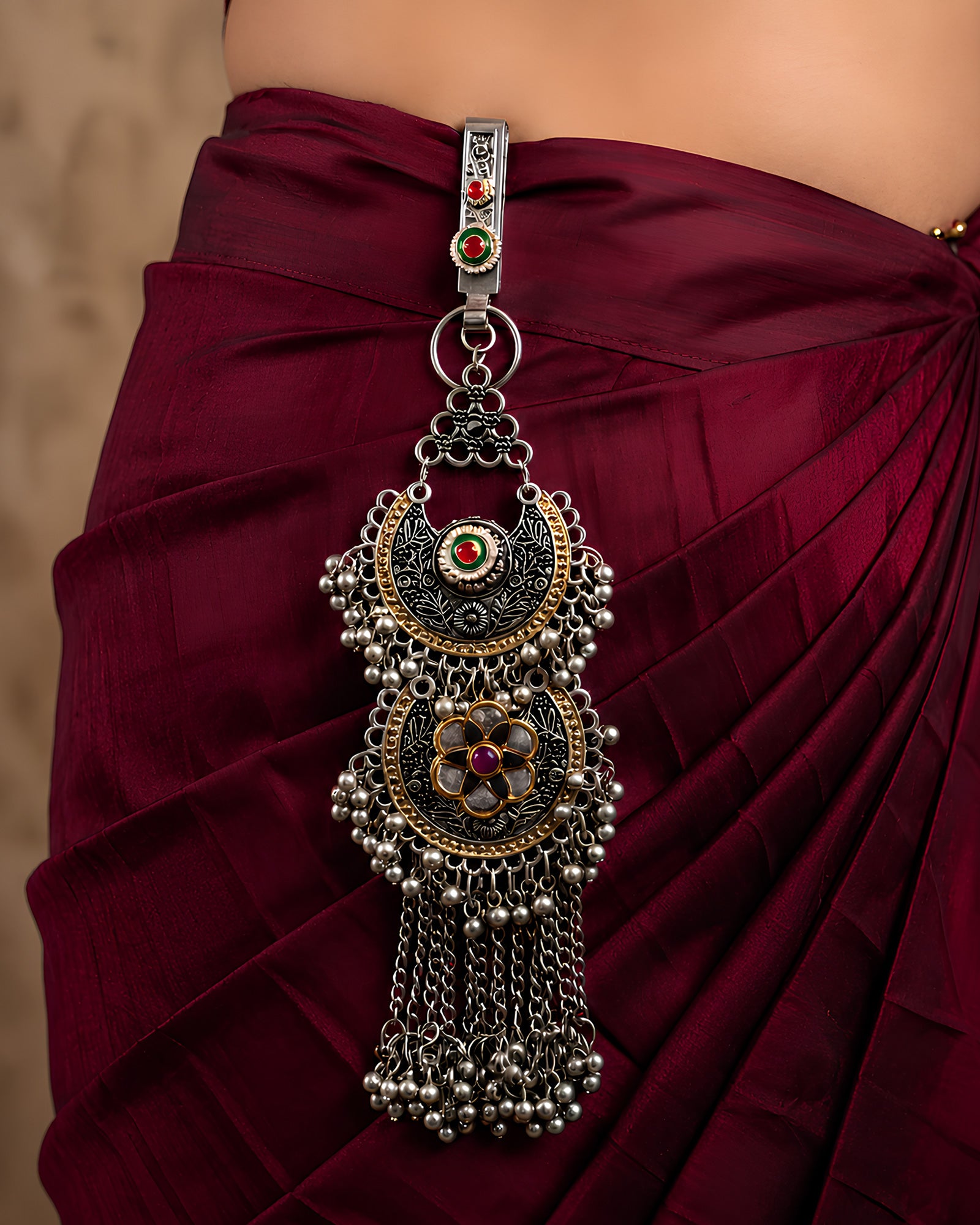 Dual-Tone Crescent Shield & Floral Mesh Saree Juda