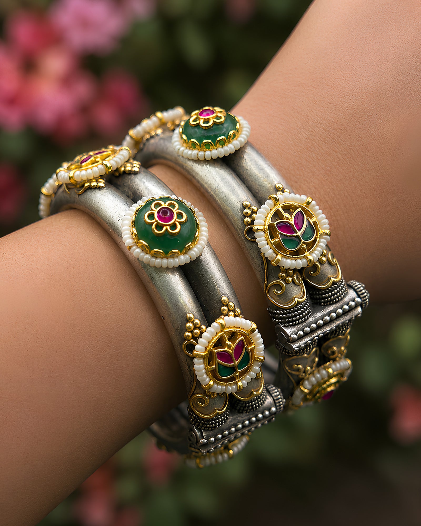Dual-Tone Floral Cabochon & Pearl Oxidized Kada