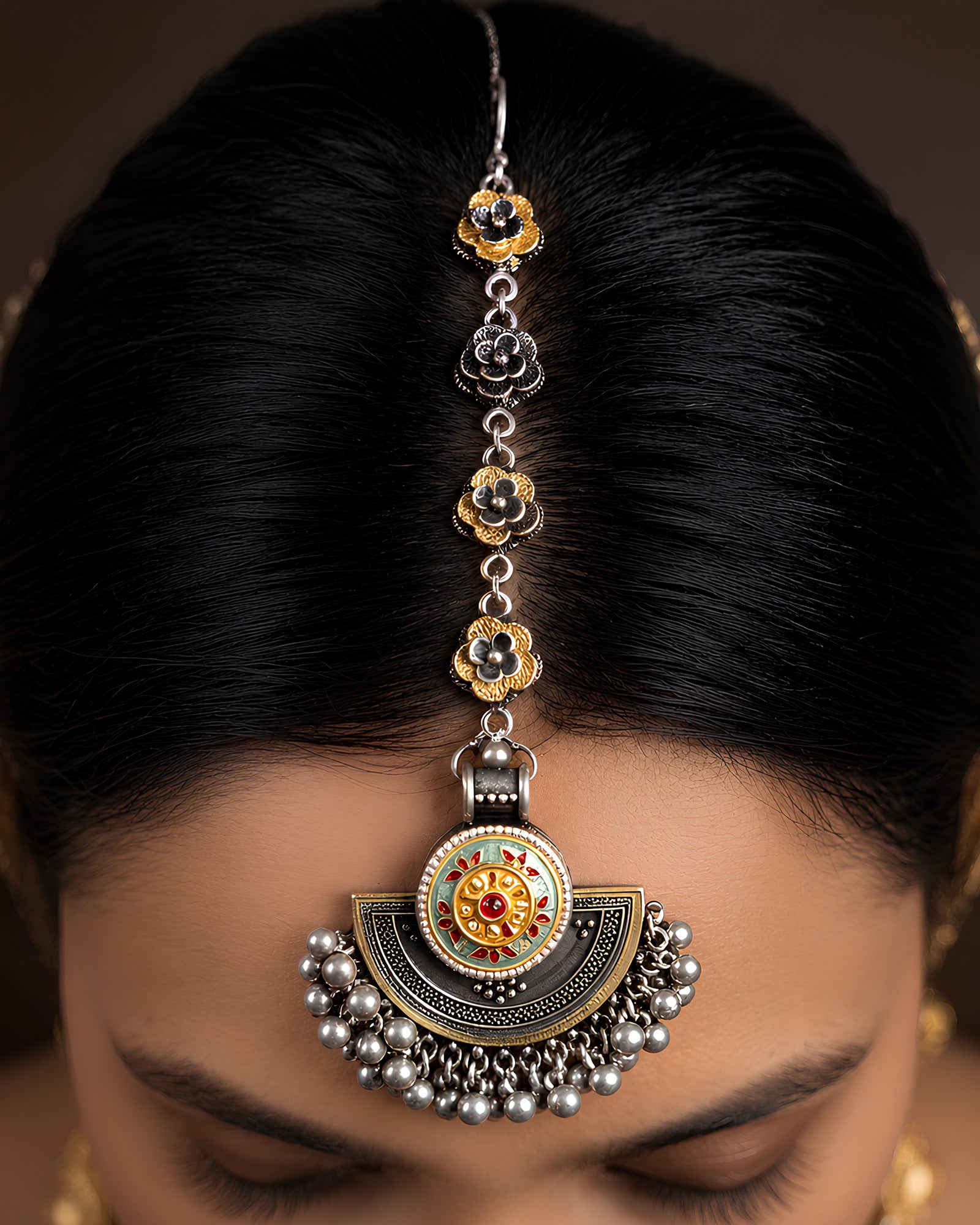 Dual-Tone Meenakari Floral Medallion & Ghungroo-Fringed Maang Tikka