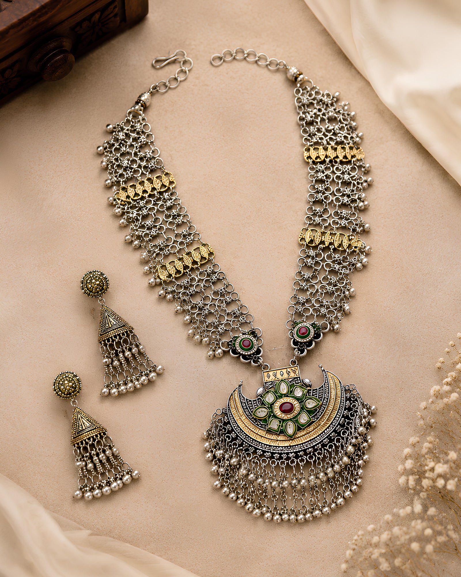 Dual-Tone Mesh Chain & Crescent Pendant Oxidized Necklace