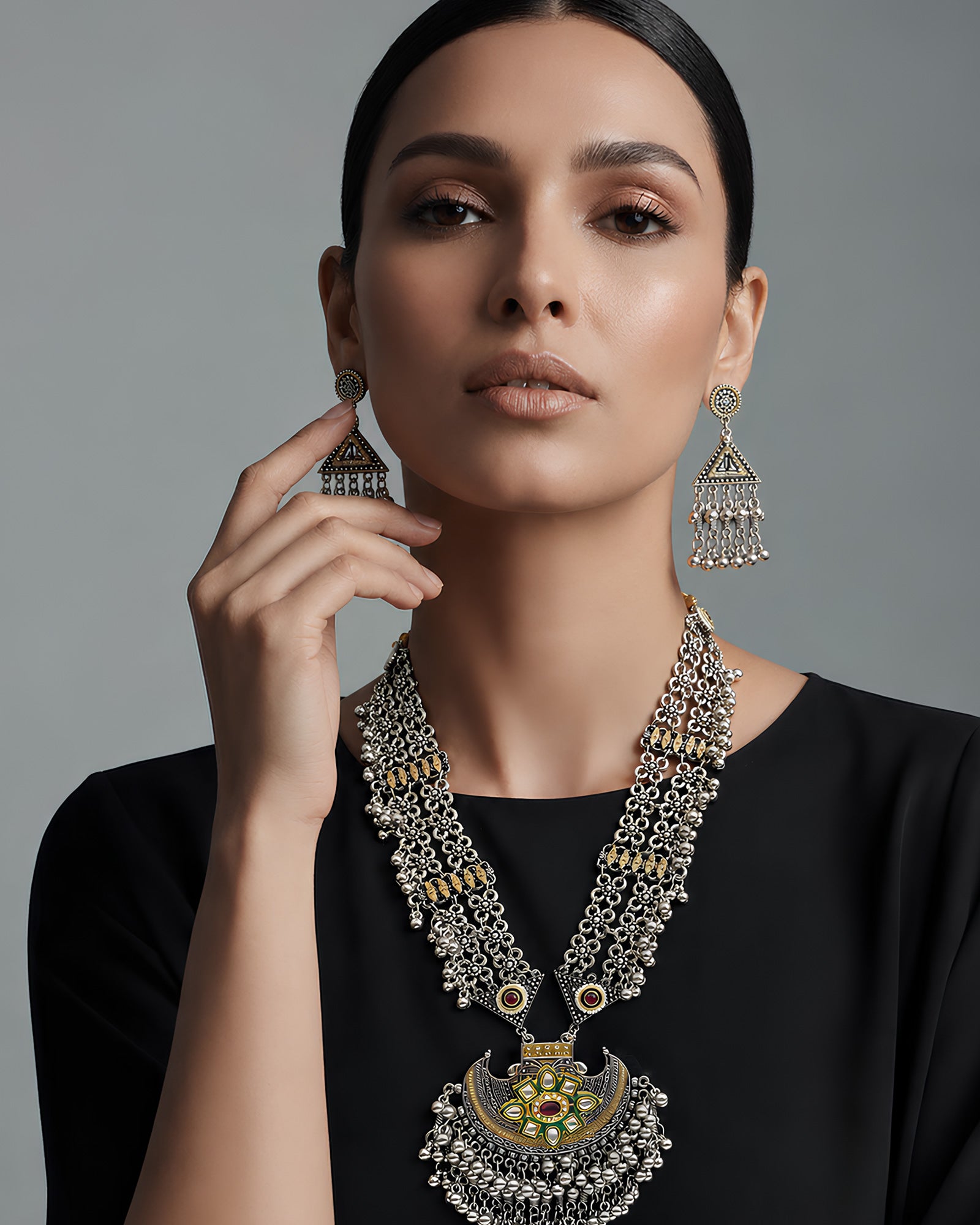 Dual-Tone Mesh Chain & Kundan Crescent Necklace Set