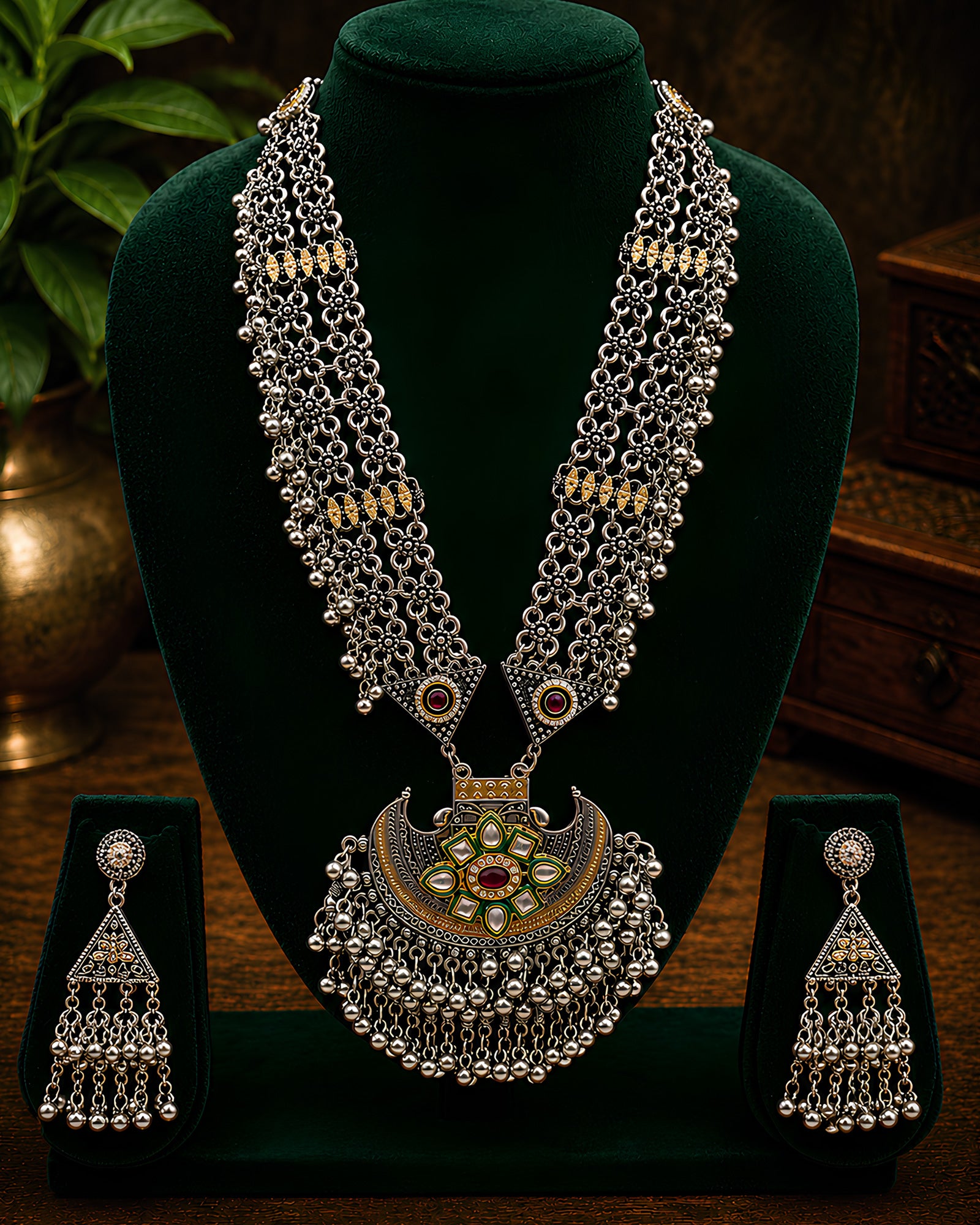 Dual-Tone Mesh Chain & Kundan Crescent Necklace Set