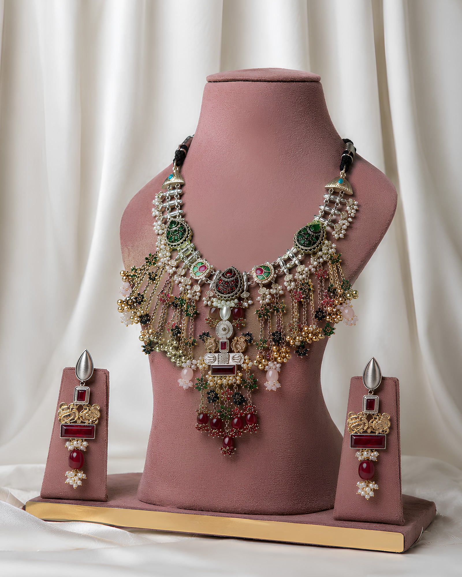 Dual-Tone Multi-Layered Chain Fringe Statement Haar Necklace