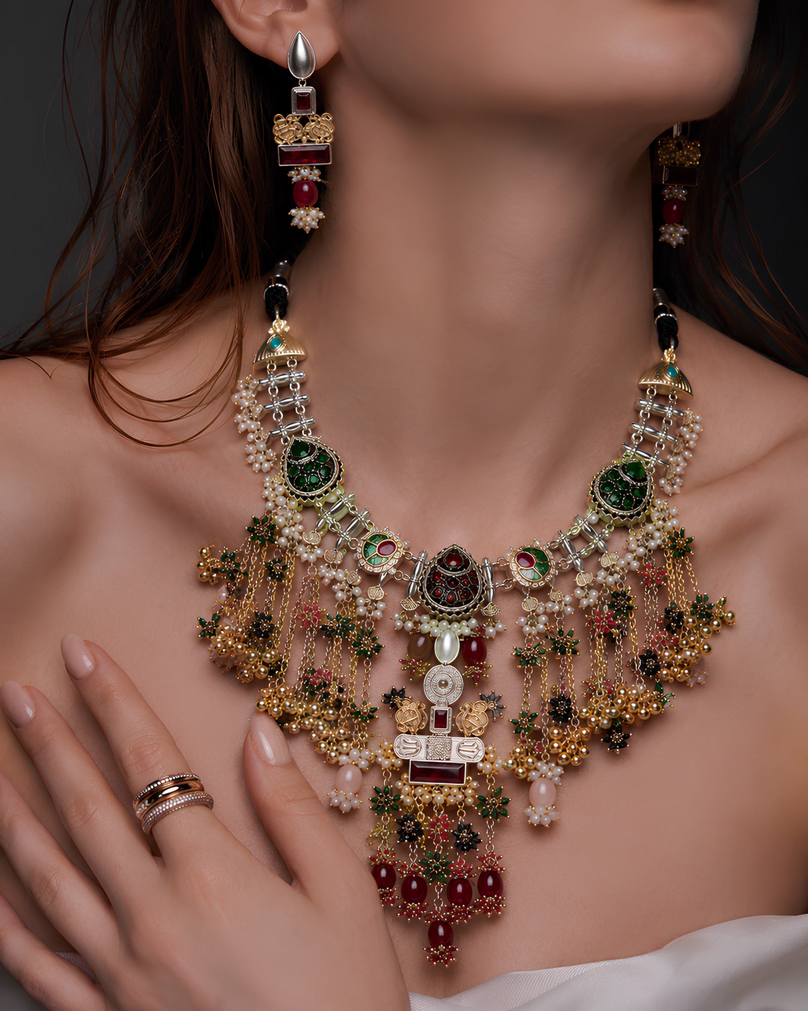Dual-Tone Multi-Layered Chain Fringe Statement Haar Necklace