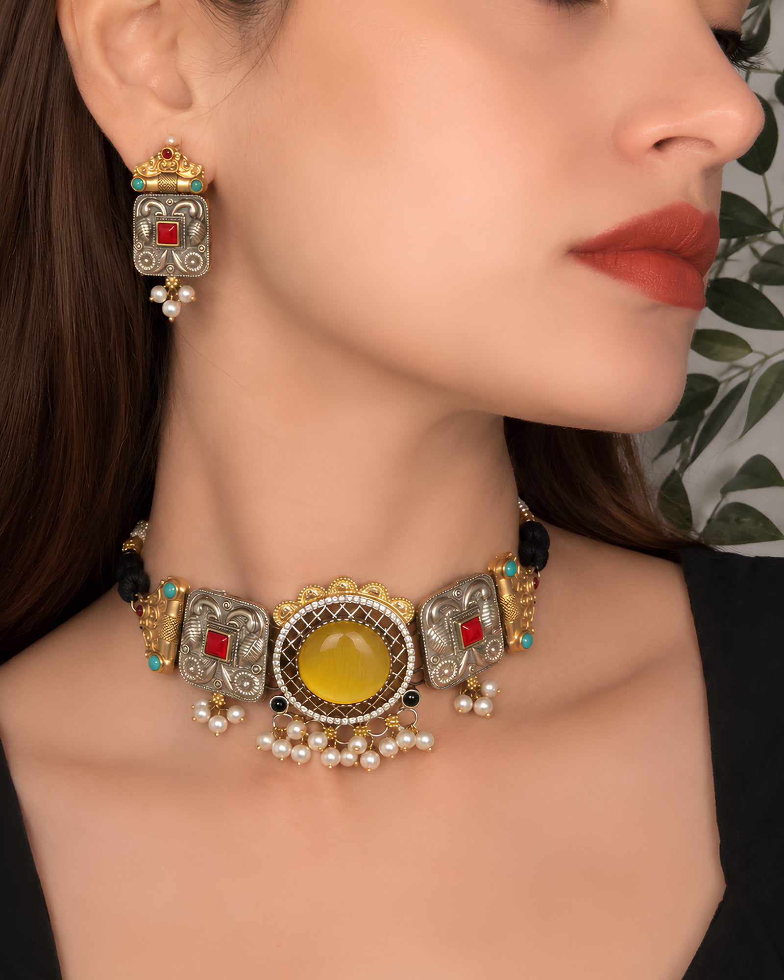 Dual-Tone Yellow Stone Statement Choker