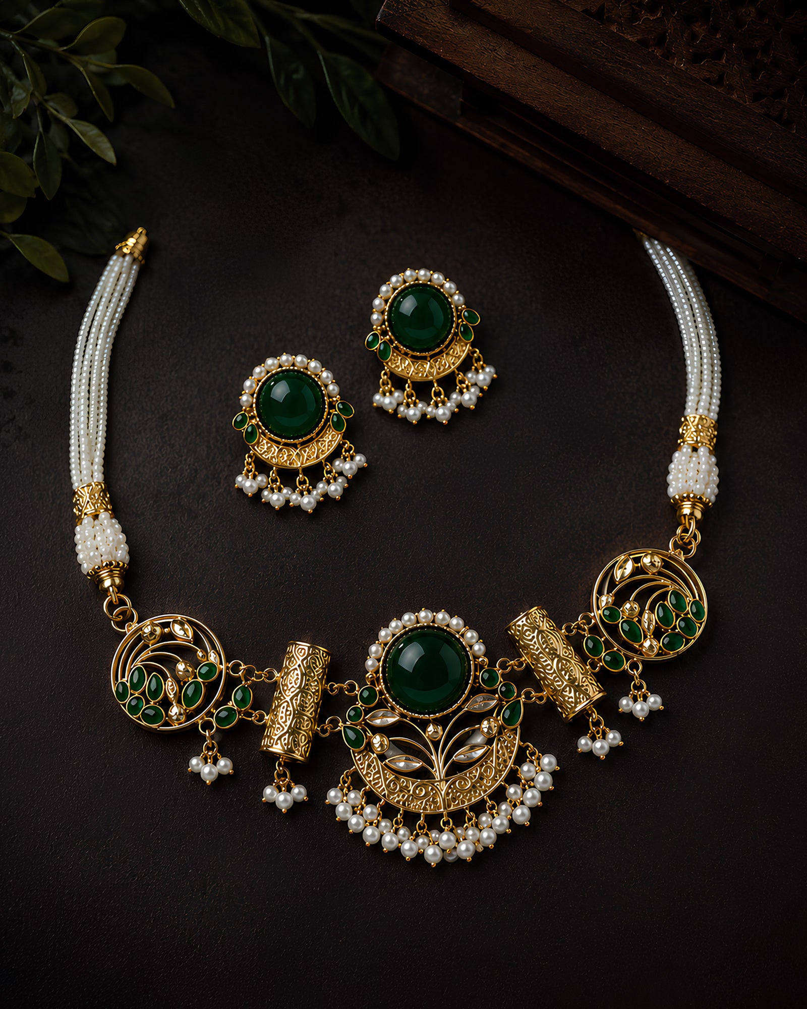 Emerald Cabochon Floral Choker Necklace