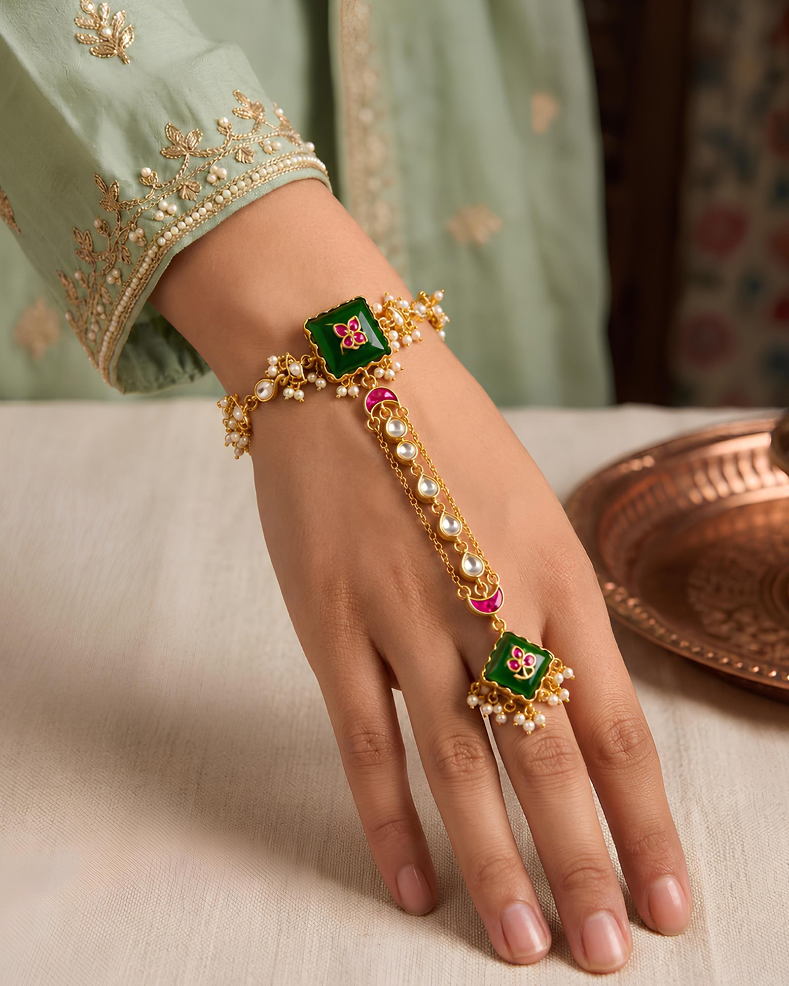 Geometric Green-Pink Fusion Panja