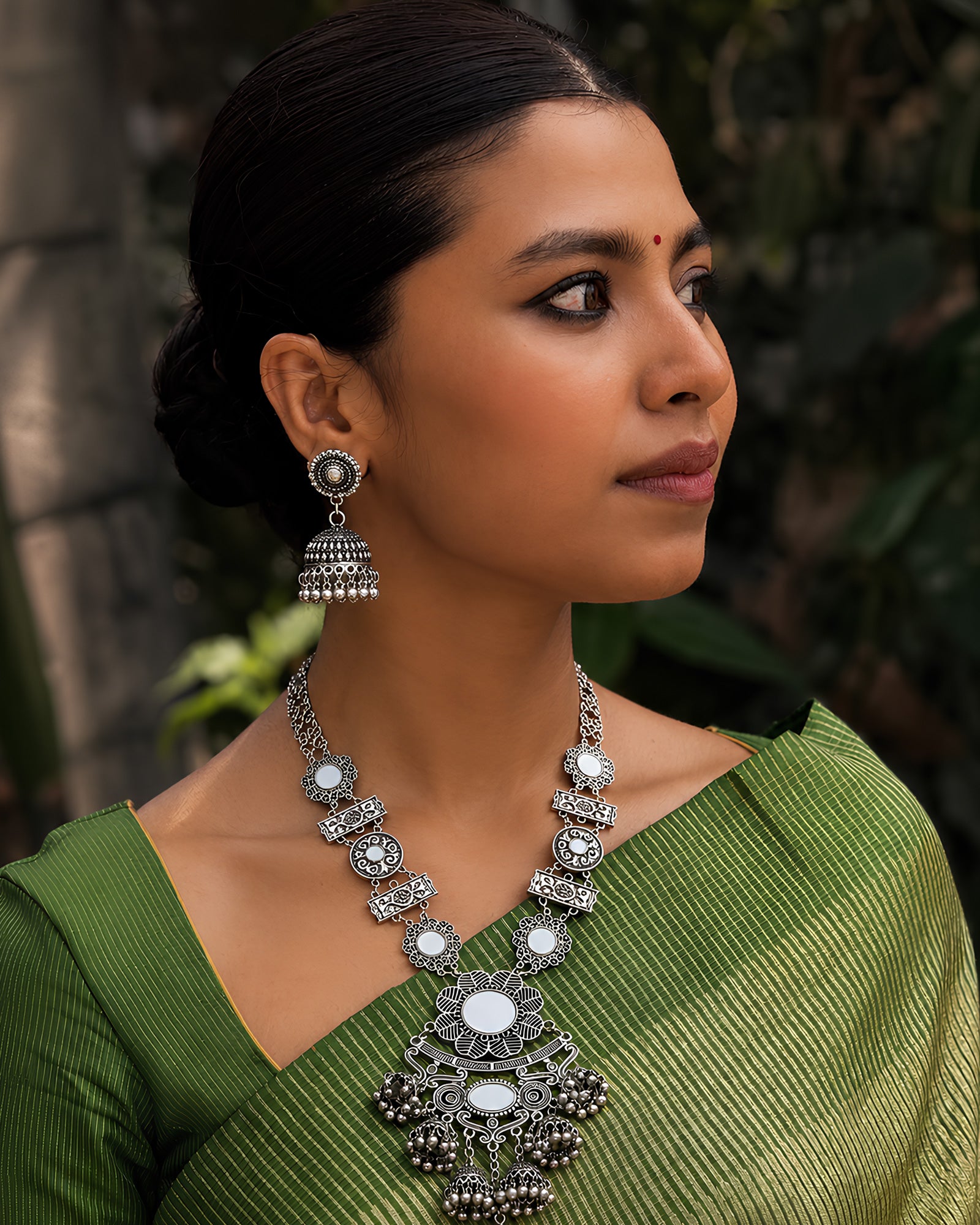 Mirror-Embellished Floral Motif Oxidized Necklace