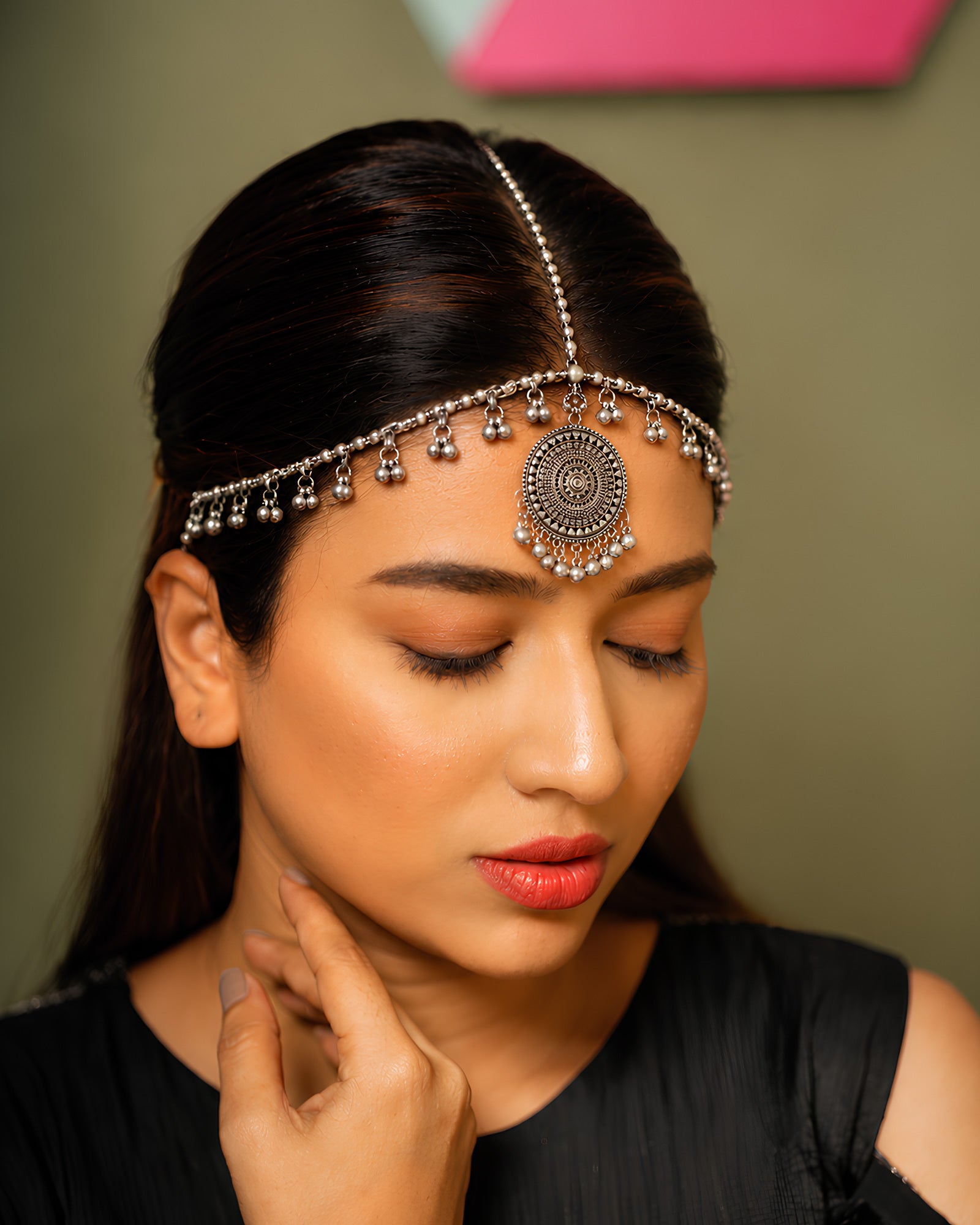Oxidized Silver Concentric Sunburst Medallion & Ghungroo Matha Patti