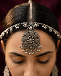 Oxidized Silver Paisley Bloom & Ghungroo-Fringed Matha Patti