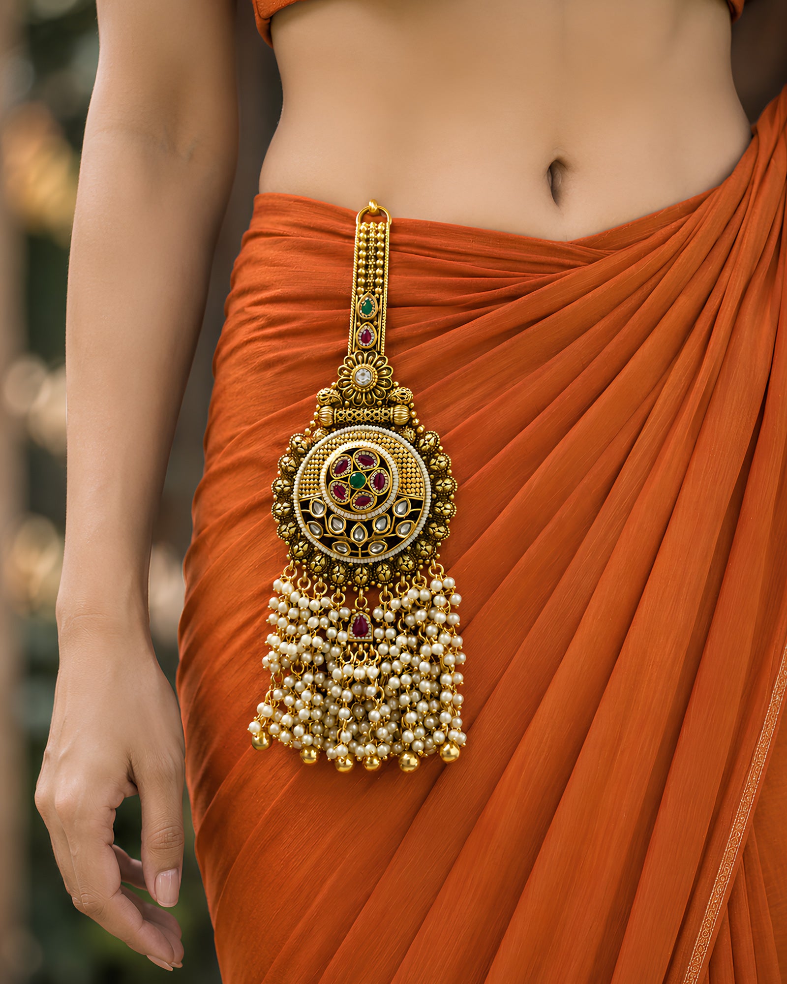 Pearl-Fringed Sunburst Gold-Plated Judapin